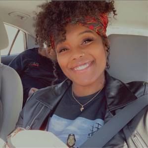 Meet your Posher, Kaelyn